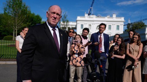 Analisis Trump Contempla Via a la Green Card para Indocumentados