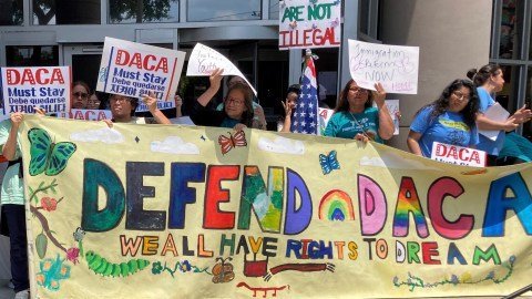 ‘Dreamers’ y DACA: Catorce Años de Protección Precária bajo el Asedio Legal y la Amenaza de Deportación