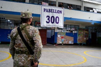 Peru La Encrucijada Electoral entre la Inestabilidad Politica y la Seguridad Ciudadana