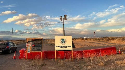 Escándalo en Texas: Informe GAO Revela ‘Descontrol’ y ‘Despilfarro’ en Centro de Migrantes