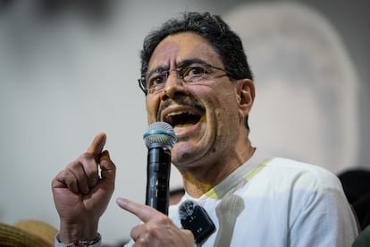 Colombia: Iván Cepeda Modera su ‘Plan de Gobierno’ para Captar el Voto de Centro