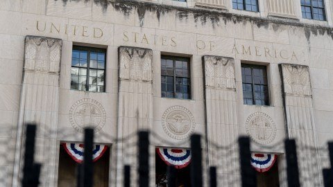 Dramática Denuncia: Venezolana Acusa a Agentes del ICE de Agresión en Detroit