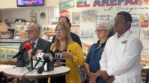 La Lucha por el TPS Revitalizada Venezolanos y Haitianos Demandan Proteccion Migratoria en EE UU Tras Crisis