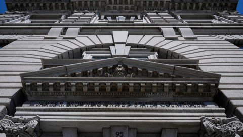 Freno Judicial a ‘Política Migratoria de Trump’: Repercusiones en Derechos de Detenidos en EE. UU.