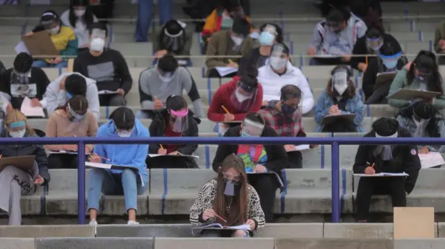 Crisis en la UNAM Pruebas de Admision Bajo Sospecha de Fraude y el Desafio de la IA