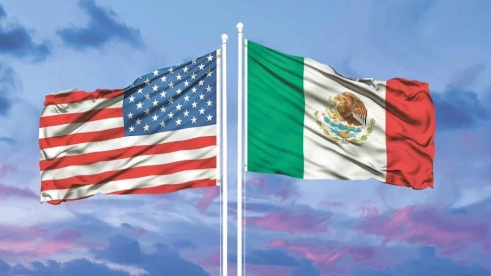 Divergencia del Crecimiento Economico Productividad Tecnologica en EE UU frente a Impulso Coyuntural en Mexico