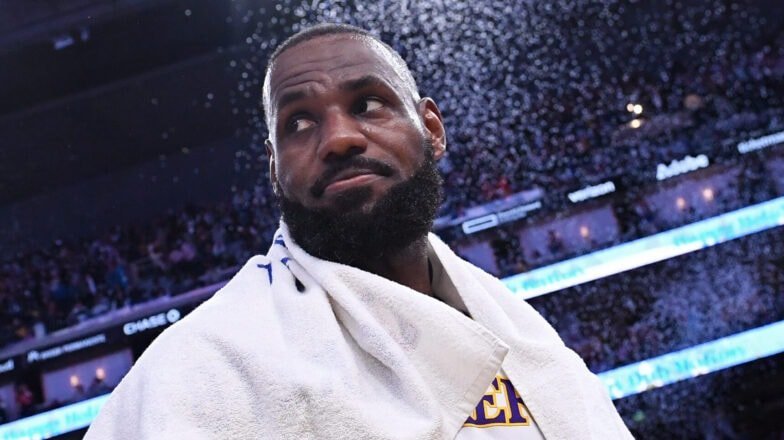 LeBron James Redefine la Agencia Libre con su Historico Traslado a Philadelphia