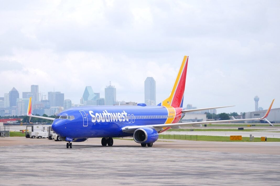 La Detención de un Inmigrante Sobrecargo de Southwest Airlines por ICE: Un Análisis de las Políticas Migratorias Estadounidenses