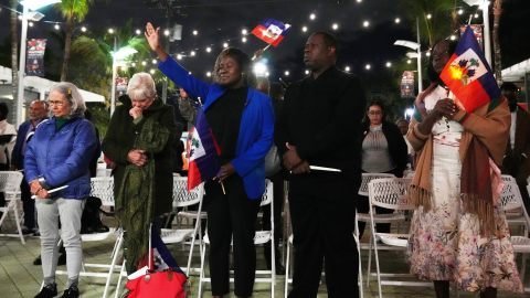 EE. UU. Avanza en Plan de Deportación Masiva de Migrantes Haitianos al Expirar el TPS