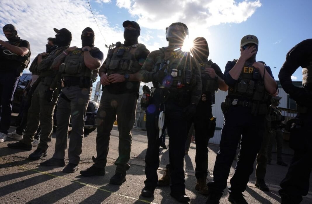 Escalada sin Precedentes: ICE Registra Récord de Arrestos Migratorios Bajo la Administración Trump