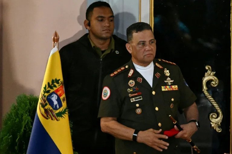 Venezuela La Presidenta Rodriguez Remodela el Alto Mando Militar en Medio de Multiples Desafios