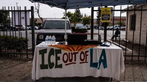 Las Redadas de ICE Desatan Crisis Economica en Los Angeles Revela Estudio de UCLA