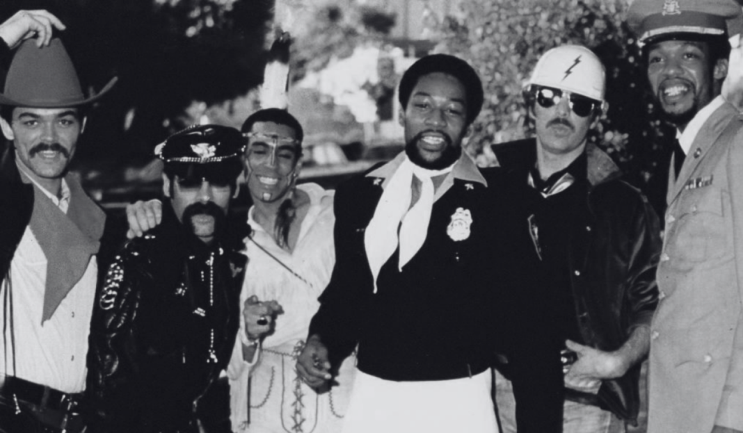 El Policia se Despide Fallece Victor Willis la Voz Iconica de Village People y un Legado Musical Inmarcesible