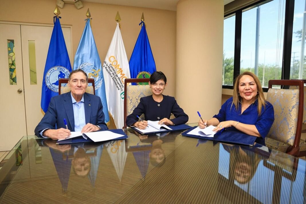 OPS y COMMCA Sellan Compromiso Vital por la Salud Femenina Regional