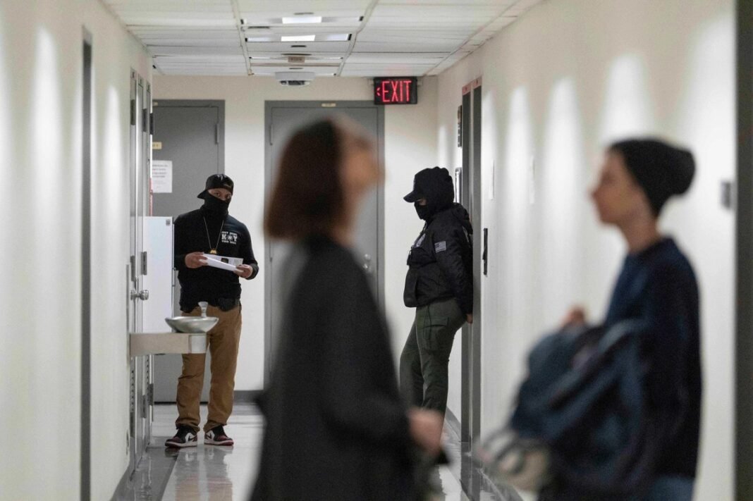 Las audiencias masivas de deportacion Un analisis critico de su impacto y desafios en EE UU