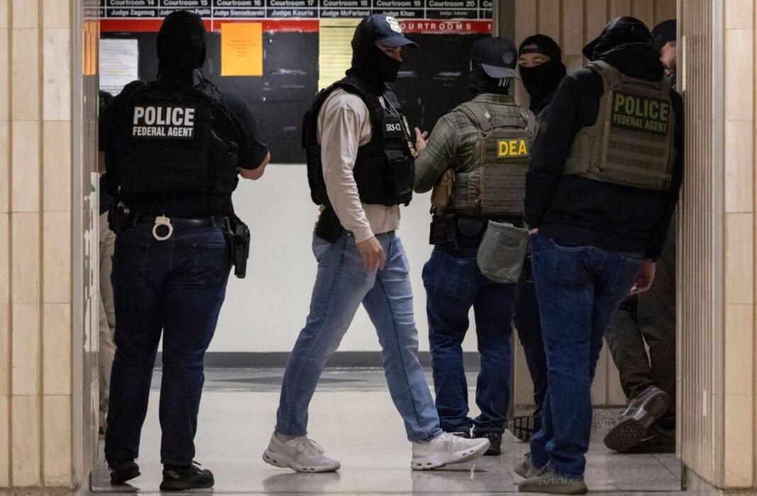 El ‘Costo Político’ de la Represión Migratoria: Un Análisis Crítico de la Era Trump y ICE