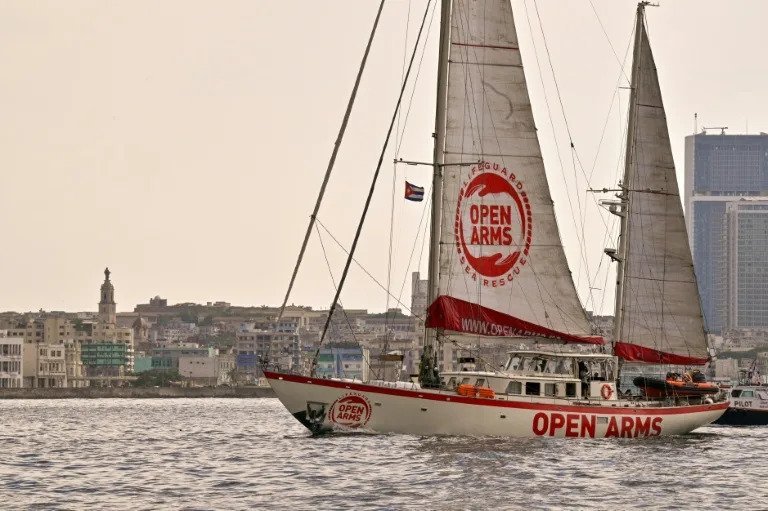 Misión Humanitaria: Velero Español Desafía el Bloqueo en Cuba