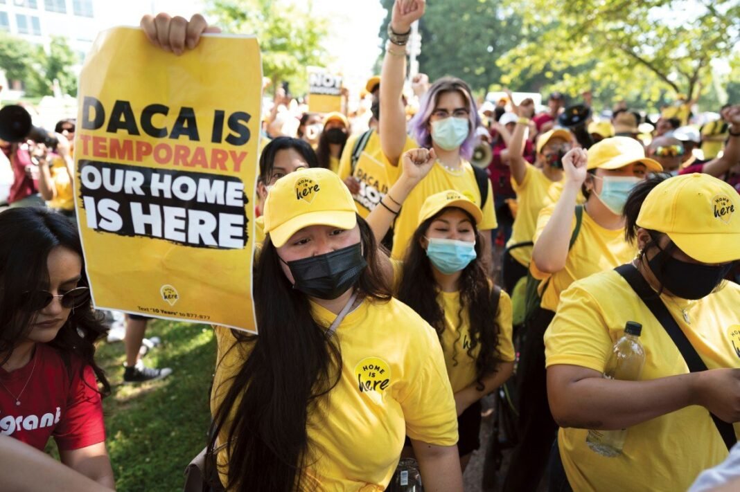 Deportación de DACA: El Desafío Legal que Cuestiona la ‘Protección Migratoria’ en Estados Unidos