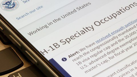 La Controvertida Tarifa H-1B de la Administración Trump: ¿Un ‘Impuesto a la Innovación’ que Frena el Talento Global? La Controvertida Tarifa H-1B de la Administracion Trump Un Impuesto a la Innovacion que Frena el Talento Global