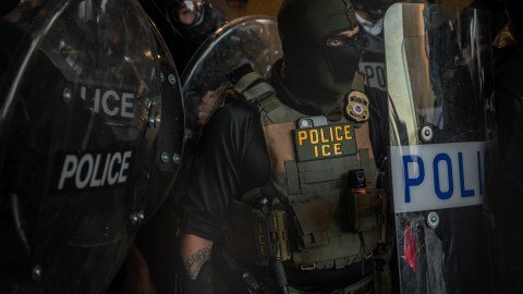 Incremento Histórico de ‘Ausencias a Audiencias’ y Deportaciones Récord Bajo la Estrategia Migratoria Acelerada de Trump