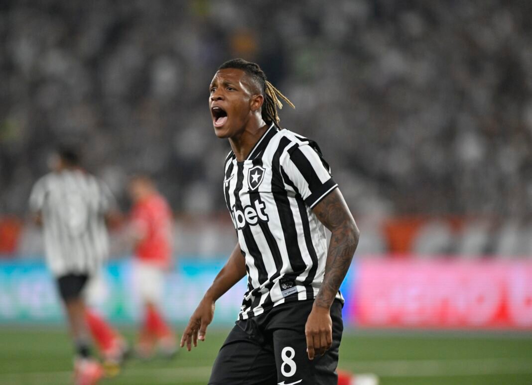 Botafogo y Athletico-pr se Enfrentan en el Campeonato Brasileño Botafogo - Athletico-pr en el Campeonato Brasileno