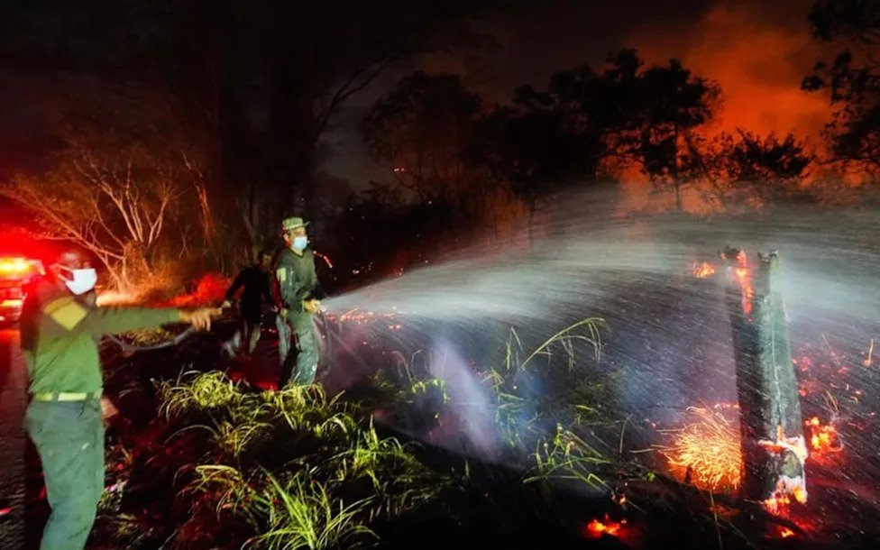 Colombia Intensifica Combate a Incendios Forestales: La Amenaza del Factor Humano y Climático Colombia Intensifica Combate a Incendios Forestales La Amenaza del Factor Humano y Climatico