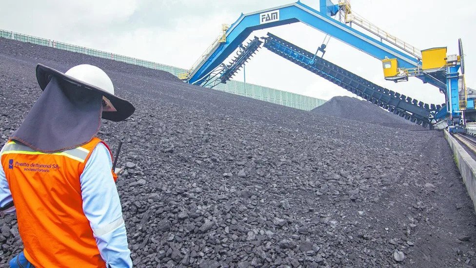 Colombia Restablece ‘Exportaciones de Carbón’ a Israel: Un Análisis de su Profundo Impacto Económico y Geopolítico