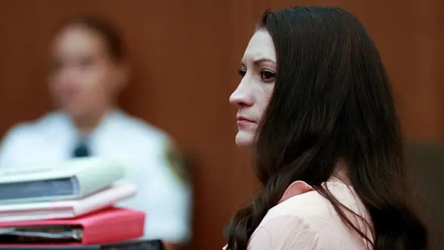 El Juicio de Lindsay Clancy Expone la Urgente Necesidad de Reconocer la Psicosis Posparto en EE UU