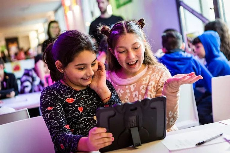 Argentina Establece el ‘Día de las Infancias’ 2026: Derechos, Comercio y Reflexión Regional