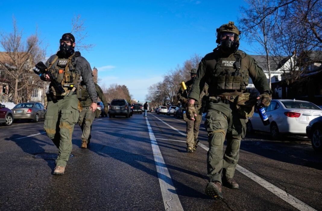 DHS: ‘Operación Titiritero’ y la Cuestionable Vigilancia de Grupos Anti-ICE en EE. UU.