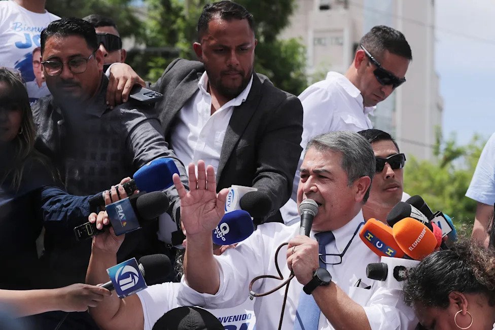 El Expresidente Hernández Enfrenta Juicio por Lavado de Dinero en Honduras tras Indulto de Trump