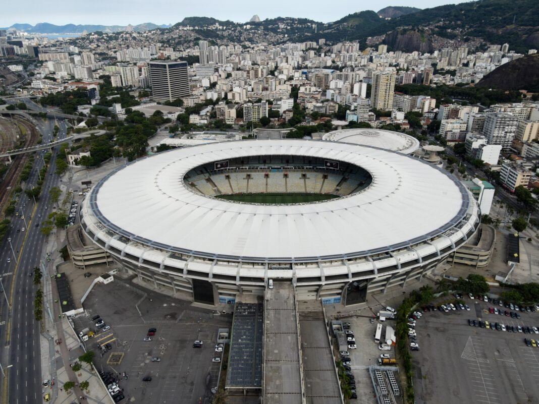 Flamengo y Botafogo se Enfrentan en Clásico de Alta Tensión Flamengo y Botafogo se Enfrentan en Clasico de Alta Tension