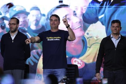 Incidente en el Sistema Electoral Brasileno Retrasa la Candidatura Presidencial de Flavio Bolsonaro