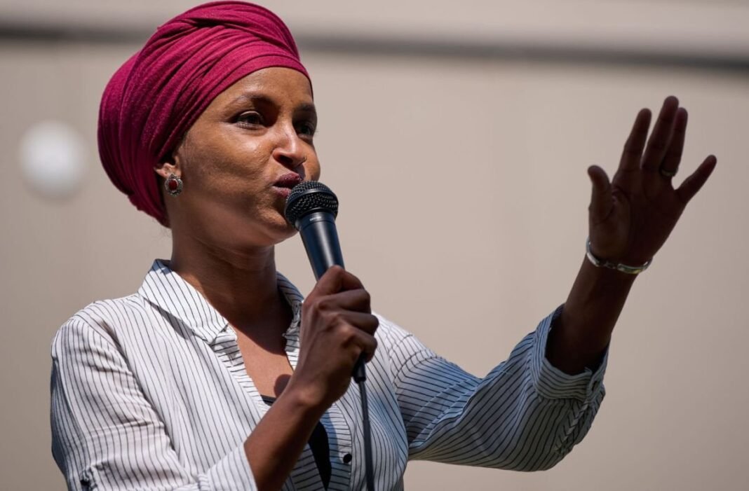 Congresista Ilhan Omar Cuestiona Presunta ‘Vigilancia de ICE’ en Evento Público