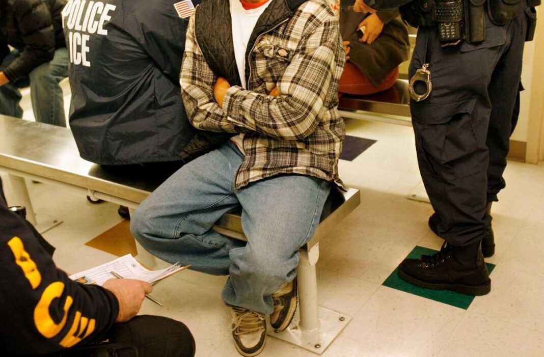 Decision Historica Tribunal Federal Restringe Detencion Obligatoria de Inmigrantes en EEUU