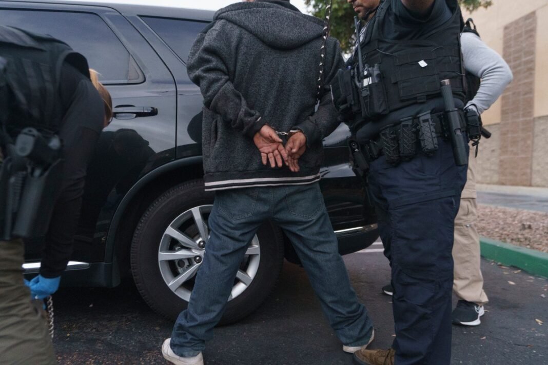 Redadas Migratorias Intensificadas en California: Crece la Alerta Comunitaria y el Escrutinio sobre su Legalidad