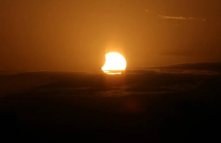 Eclipse Lunar Parcial: Un Fenómeno Astronómico Global Visible en Argentina