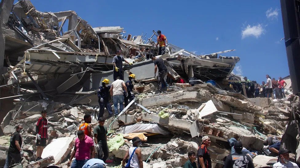 Terremoto en Colombia: Balance de Víctimas Asciende Mientras la Solidaridad Global se Activa