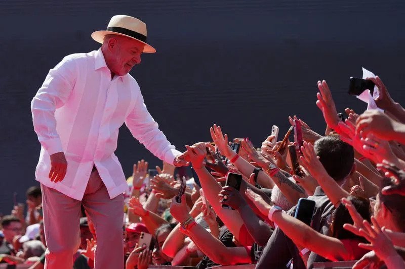 Brasil: Encuesta revela ‘ajustada contienda presidencial’ entre Lula y Flávio Bolsonaro