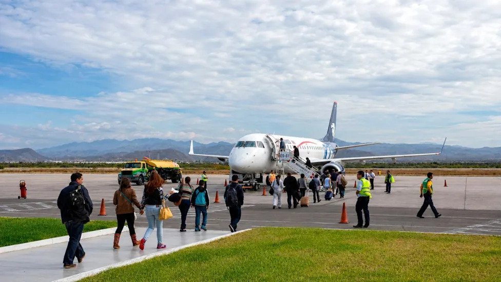 Aeromexico Impulsa la Conectividad Aerea Mexico-La Paz Un Analisis de sus Implicaciones Turisticas y Economicas