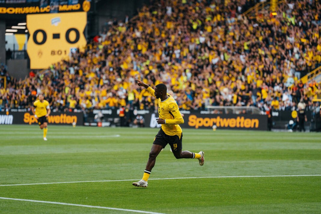 Dortmund Enfrenta a Paderborn en Busca de un Inicio Histórico Dortmund Enfrenta a Paderborn en Busca de un Inicio Historico