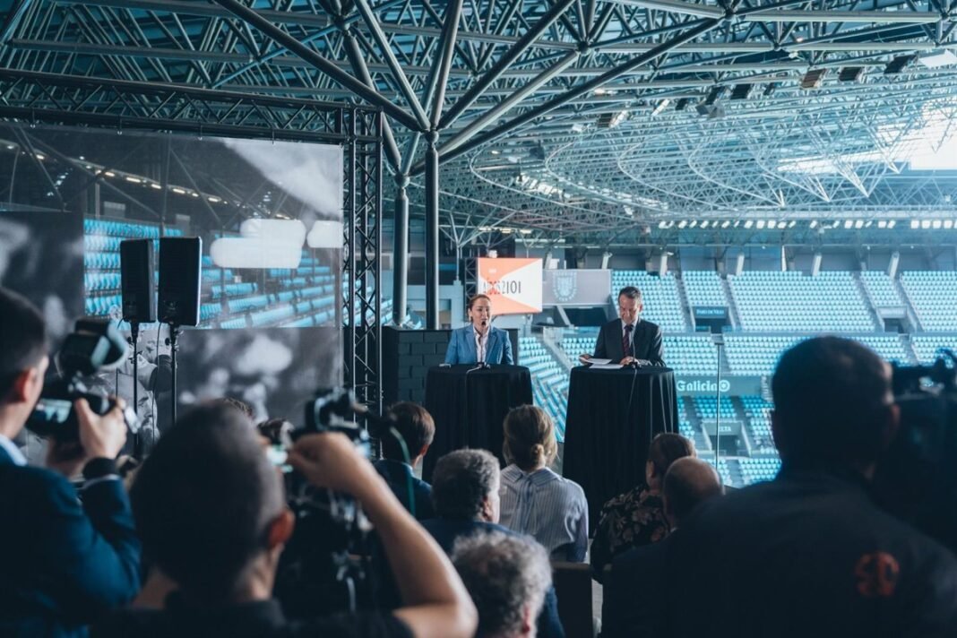 El Celta y Vigo Firman la Concesión del Estadio de Balaídos por 50 Años El Celta y Vigo Firman la Concesion del Estadio de Balaidos por 50 Anos