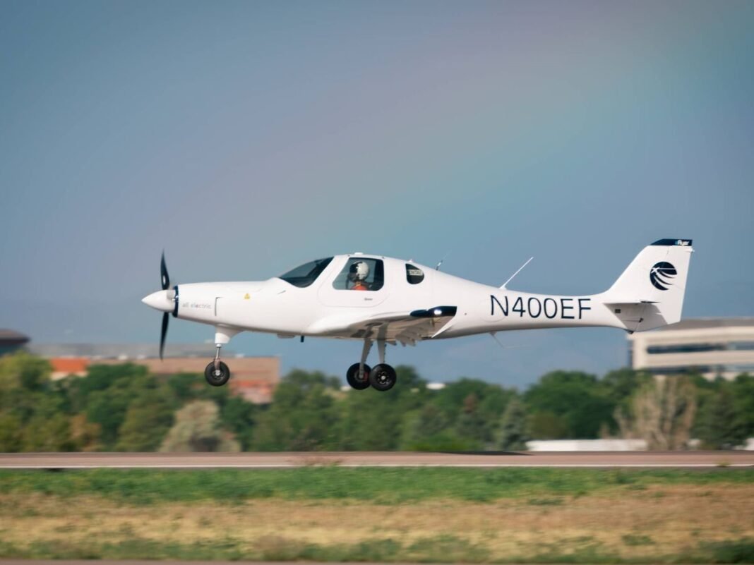 ‘eFlyer 2’: El Avión Eléctrico que ‘Revoluciona’ la Formación de Pilotos ante la Escasez Global eFlyer 2 El Avion Electrico que Revoluciona la Formacion de Pilotos ante la Escasez Global
