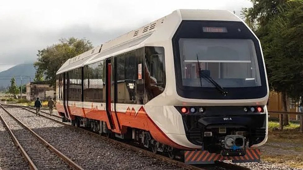 Argentina Lidera con su ‘Tren Solar’ en los Andes: Un Modelo de Sostenibilidad para América Latina Argentina Lidera con su Tren Solar en los Andes Un Modelo de Sostenibilidad para America Latina