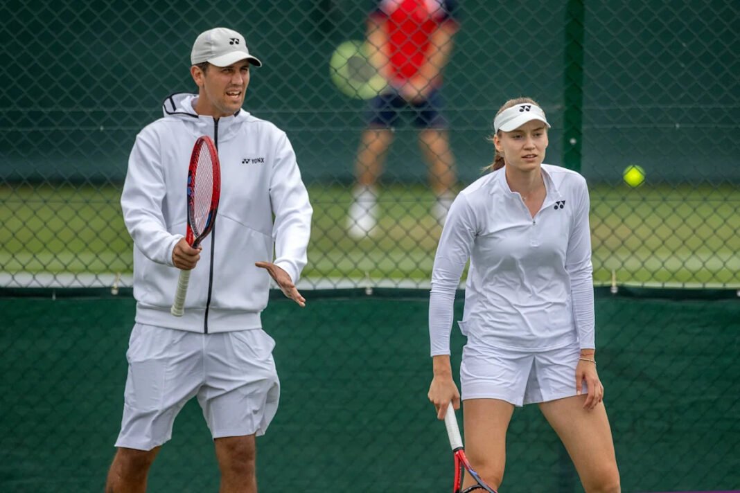 Elena Rybakina: El Coach que la Llevó al Título en Wimbledon y su Polémica Sanción Elena Rybakina y su Coach Stefano Vukov