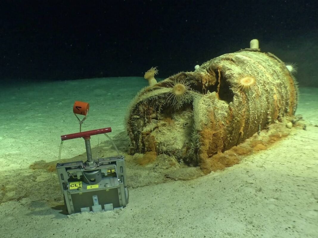 Alerta Ambiental Francia Confirma Liberacion de Radiacion de Residuos Nucleares de la Guerra Fria en el Atlantico