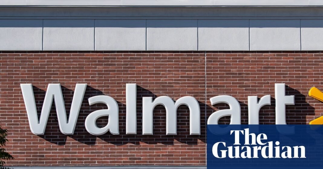 Muerte de Cliente en Tienda de Walmart: Padres de Empleada Acusan a Anciano de Disputa de Carritos de Compras