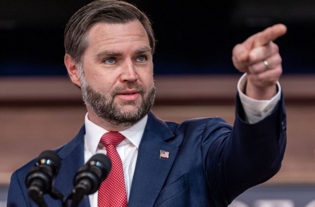 JD Vance y la escalada migratoria: La postura inflexible de EE. UU. ante los ‘inmigrantes’ JD Vance y la escalada migratoria La postura inflexible de EE UU ante los inmigrantes