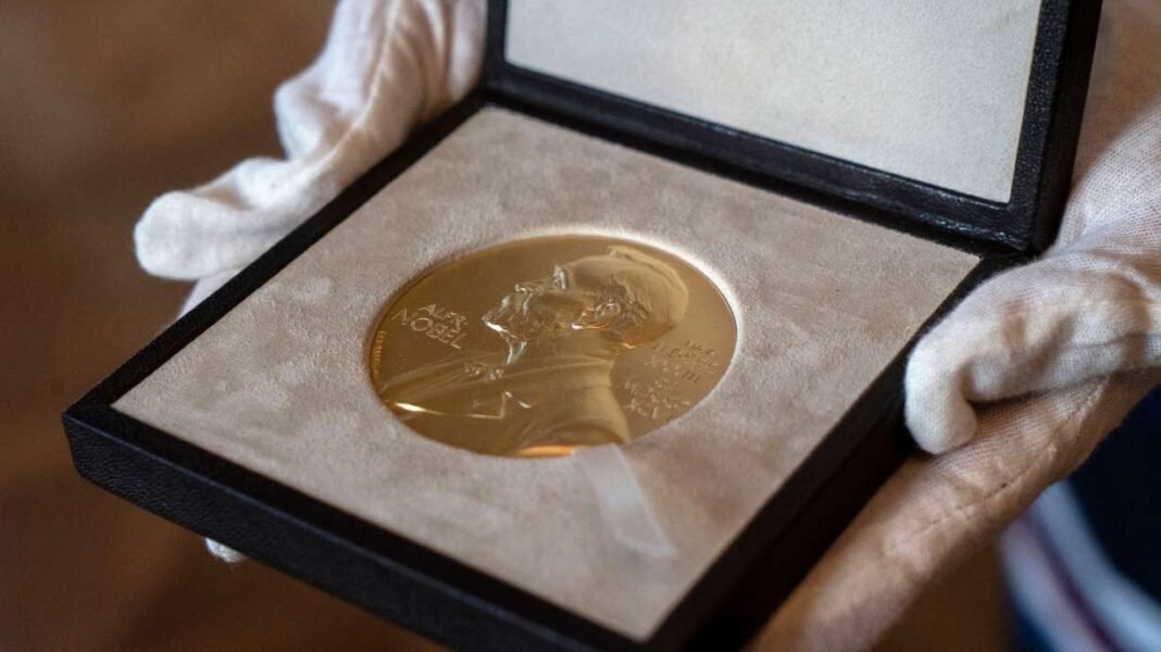 Anne Carson Gana el Nobel de Literatura por Obras Innovadoras Anne Carson Gana el Nobel de Literatura por Obras Innovadoras