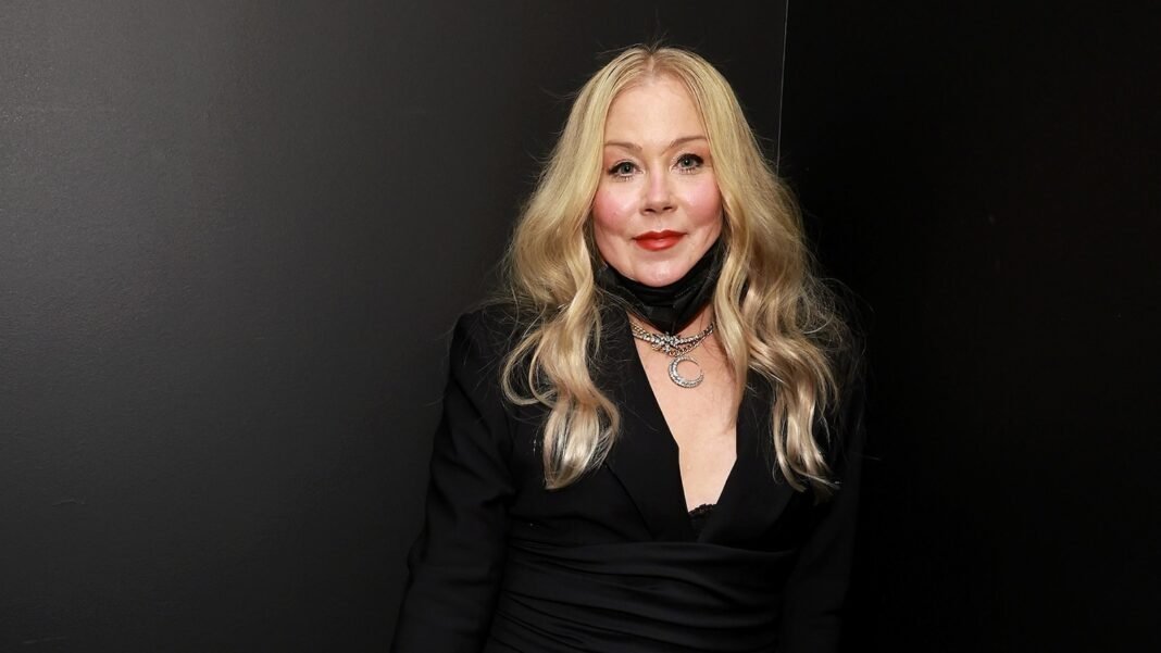 Christina Applegate Revela que Fue Mal Diagnosticada con MS Christina Applegate Revela que Fue Mal Diagnosticada con MS